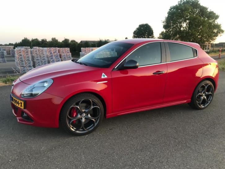 Alfa Romeo Giulietta 1.750 TBI 2015 Rood