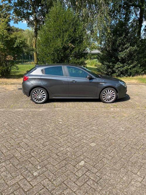 Alfa Romeo Giulietta 2.0 Jtdm 129KW TCT 2015 Grijs