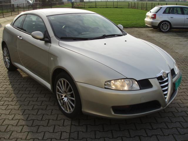 Alfa Romeo GT 1.9 JTD 16V Multijet, 2006, Grijs, zwart leer.