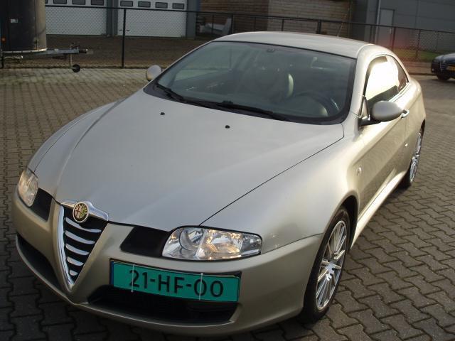 Alfa Romeo GT 1.9 JTD 16V Multijet, 2006, Grijs, zwart leer.