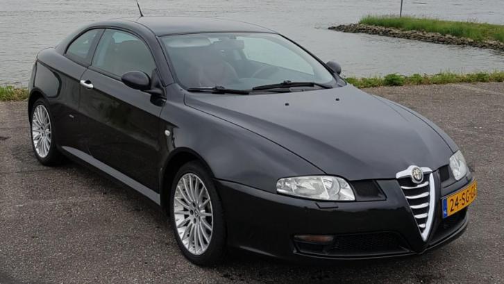 Alfa Romeo GT 2.0 JTS 2006 Zwart CruiseControl en Bosegeluid