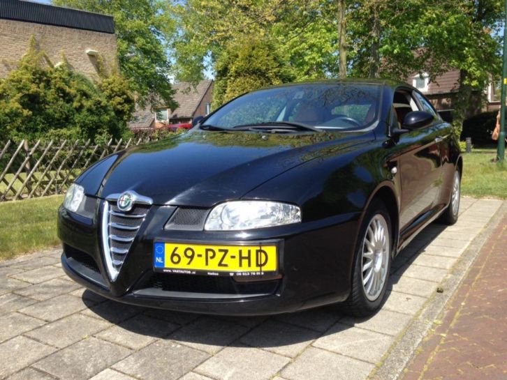 Alfa Romeo GT 2.0 JTS distinctive 2005 