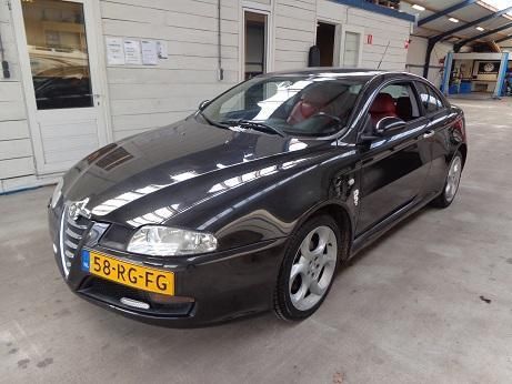 Alfa Romeo GT 2.0 JTS Distinctive