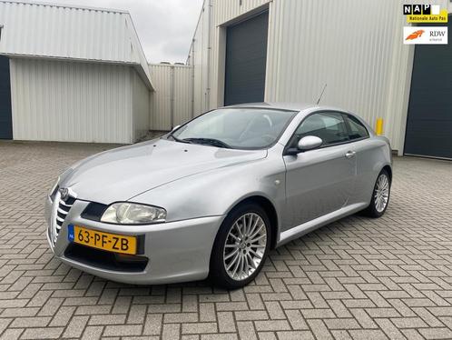 Alfa Romeo GT 2.0 JTS Distinctive  Lees tekst  NAP