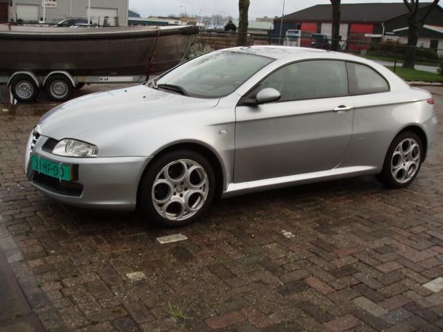 Alfa Romeo GT 2.0 JTS van 2004, leer, slechts  3.950,.