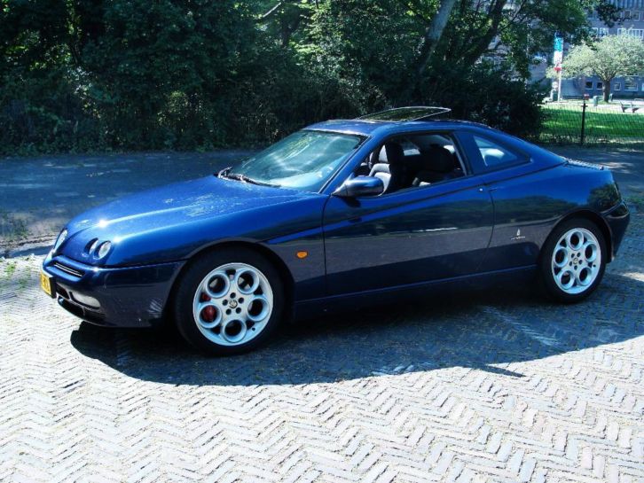 Alfa Romeo GTV 3.0 V6 24V 2001 Blauw