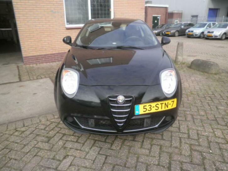 Alfa Romeo Mito 1.3 JTDm 62KW Zwart trekhaak afneembaar 