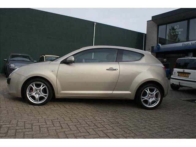 Alfa Romeo Mito Distinctive 1.4 16V 77KW Multi AIR 2010 Wit