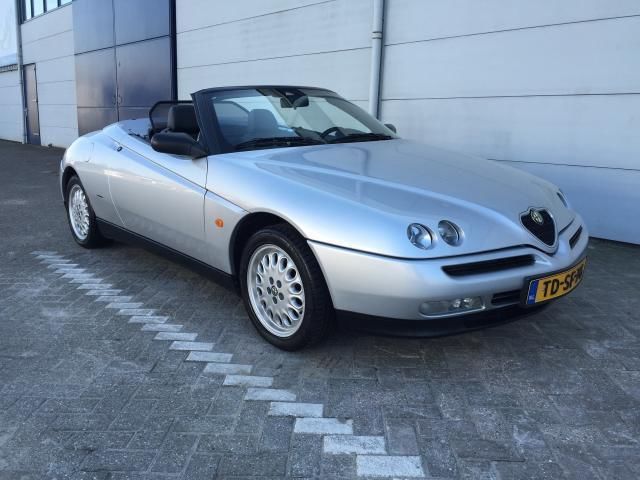 Alfa Romeo Spider 2.0-16V T.Sparkaircoleer