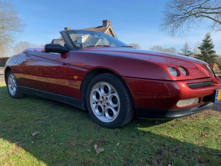 Alfa Romeo Spider 3.0 V6 1995 Rood