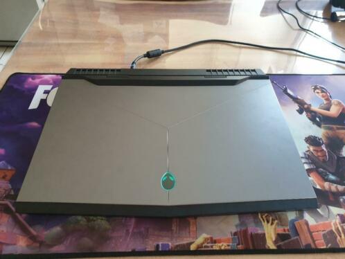 Alienware 17 R5  i7- 8750H  16GB DDR4 GTX 1070 SSD 256GB