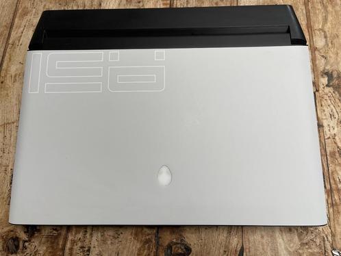 Alienware Area 51m R2