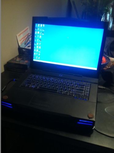 Alienware m15x te koop vanaf E. 300,- (nieuwprijs E. 2100,-)