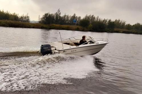 Almarine 495 met 60PK Yamaha Viertakt op trailer