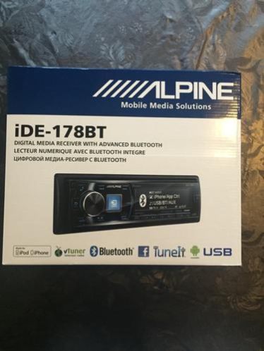 Alpine IDE-178BT (2 Maanden oud)