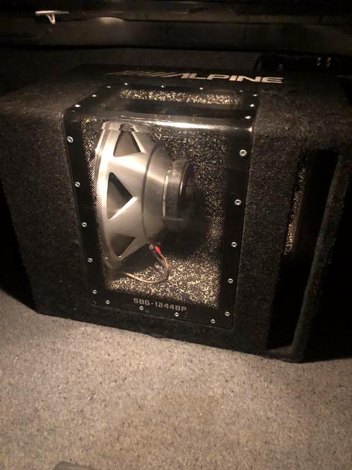 Alpine kist met 12inch rockford subwoofer