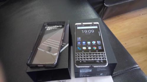 als nieuw blackberry keyone black 32GB, met factuur.