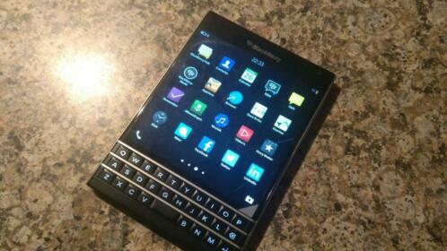 als nieuw BlackBerry passport met folie erop