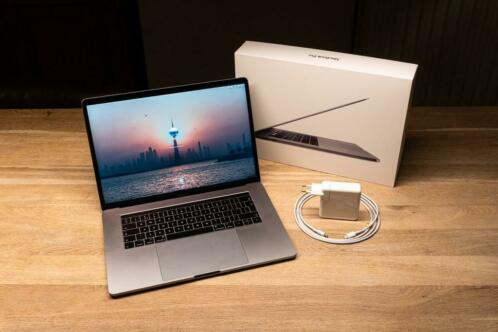 Als nieuw Macbook Pro 15 inch (2019) i9Vega 2016gb512gb