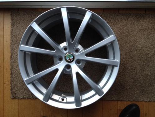 Alu velg 17 Inch Alfa 147 TI , 1 x nieuw of 1 keer gebruikt