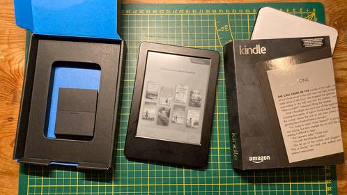 Amazon Kindle Basic met boekjes en originele doos