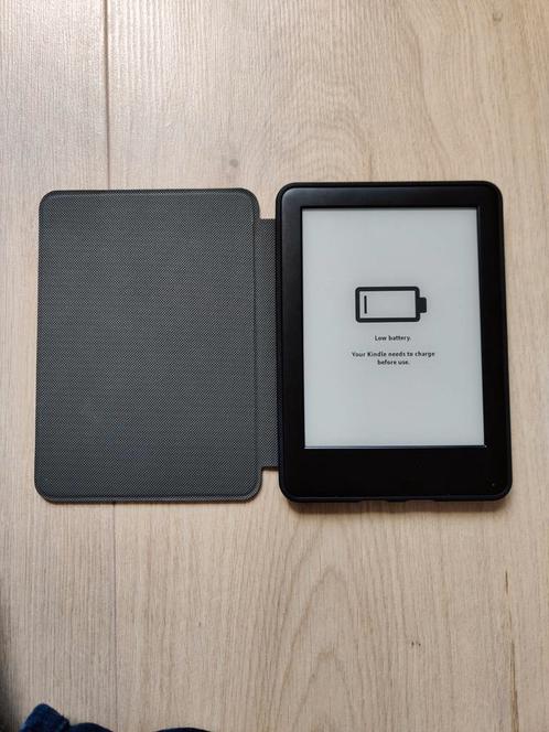 Amazon Kindle(10th Generation) 8gb with cover