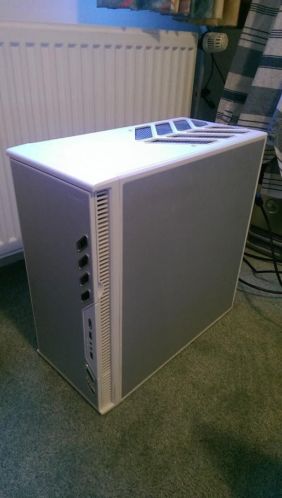 Antec Mini P180 server met 4x 1.5 TB (RAID 10)