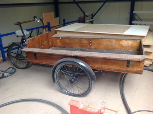 Antieke bakfiets