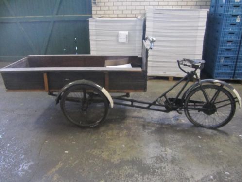 Antieke bakfiets zie tekst