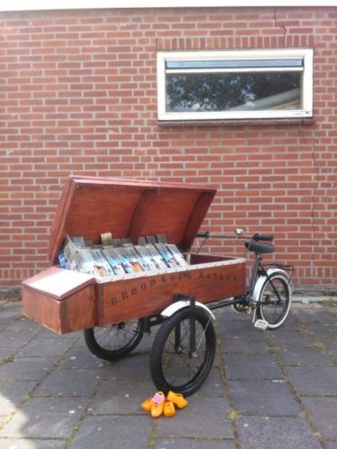 Antieke kinder bakfiets oldtimer kinderbakfiets bakkersfiets