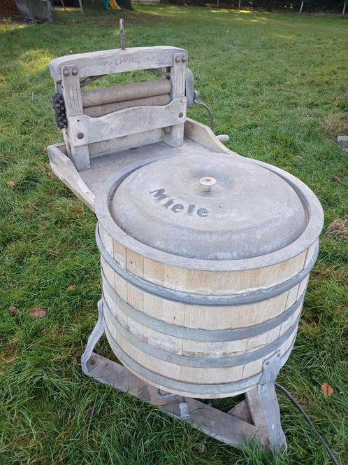 Antieke wasmachine met wringer