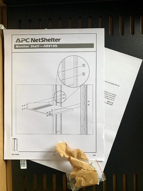 APC NetShelter Monitor Shelf AR8105 (NIEUW)