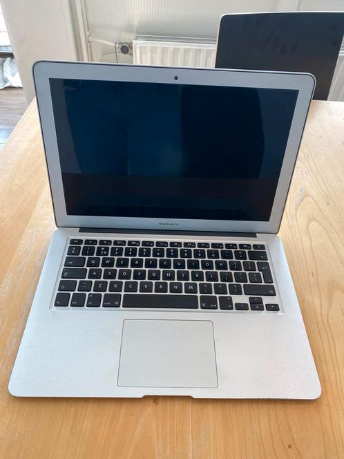 Apple 13 inch MacBook Air 1.4GHz i5, 4GB, 128GB