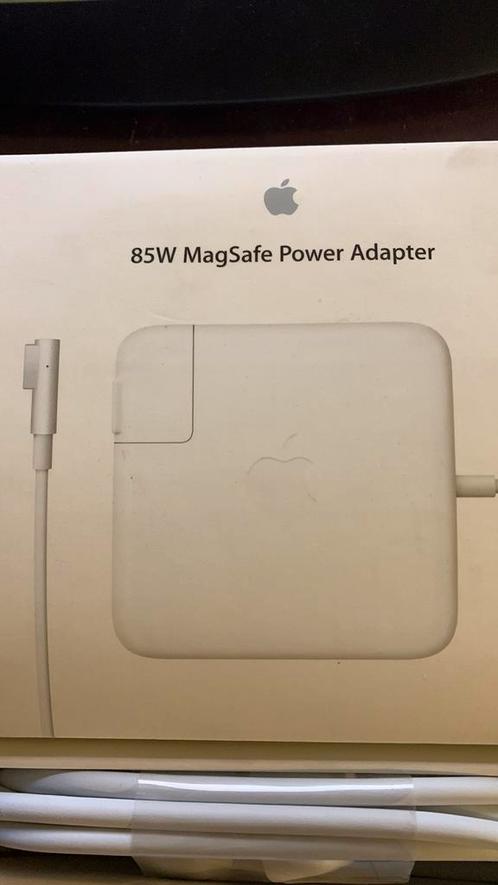 Apple 85W MagSafe power adapter