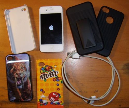 Apple A1332 iPhone 4 wit 8GB met oplader en diverse hoesjes