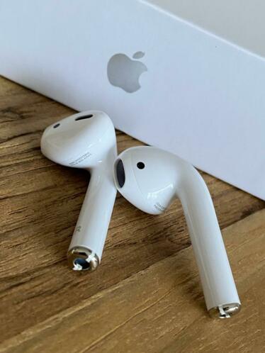 Apple AirPods 2 met draadloze oplaadcase