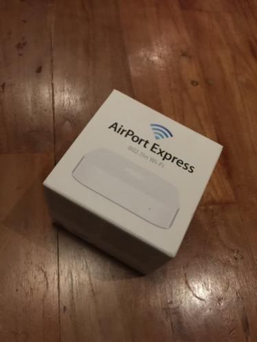 Apple AirPort Express Base Station 802.11n Wi-Fi A1392