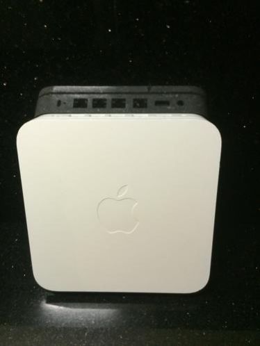 Apple Airport Extreme A1143 