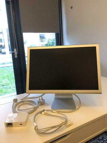 Apple Cinema Display 20 inch Widescreen 2x