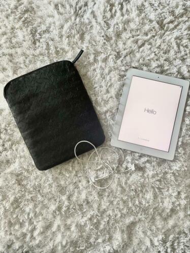 Apple iPad 2 16 GB inclusief originele oplader en een hoes