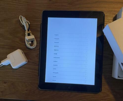 Apple iPad 2 incl doos, lader en hoes