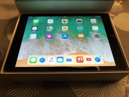 Apple iPad 2017 128GB black, 2 maandjes oud, met garantie