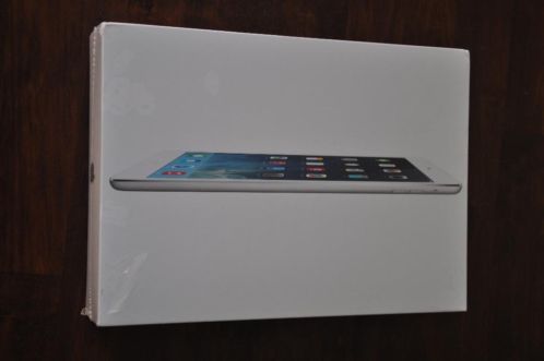 Apple iPad Air 128Gb WiFi 4G me988fda Wit 128 gb 680,-