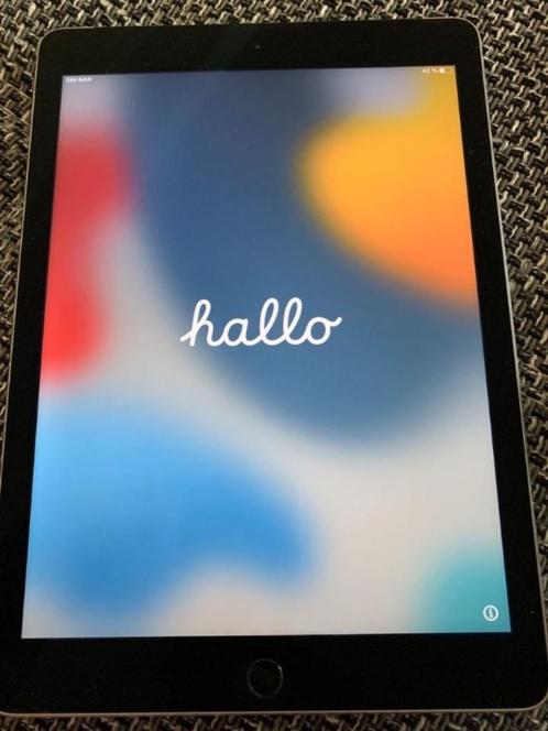 Apple iPad Air 2 16GB Wi-Fi  Cellular (Sim, 4G)  keyboard
