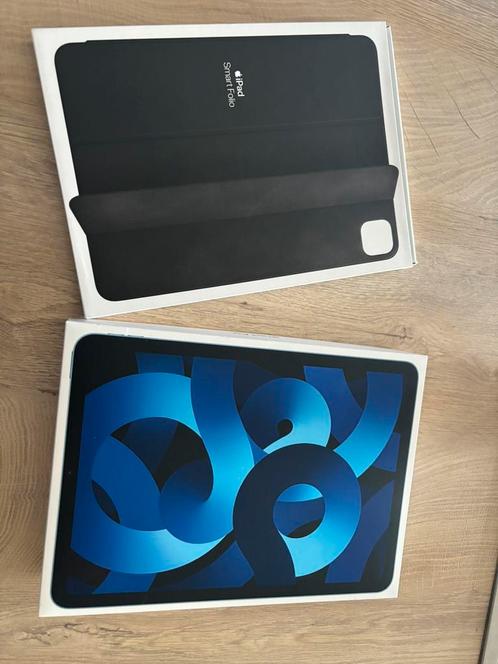 Apple iPad Air 2022 64gb met Smart Folio cover