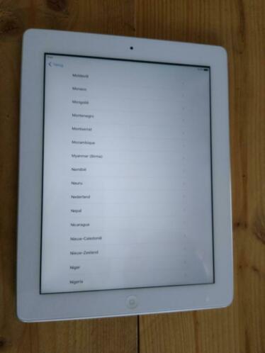 Apple iPad, in zeer goede staat, met originele oplader.