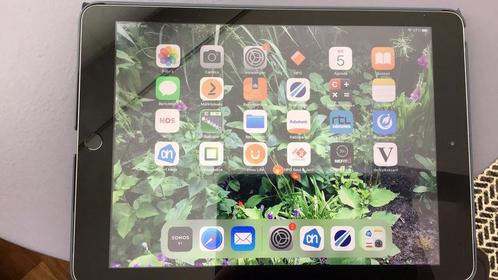 Apple iPad OS 16.3  32gb