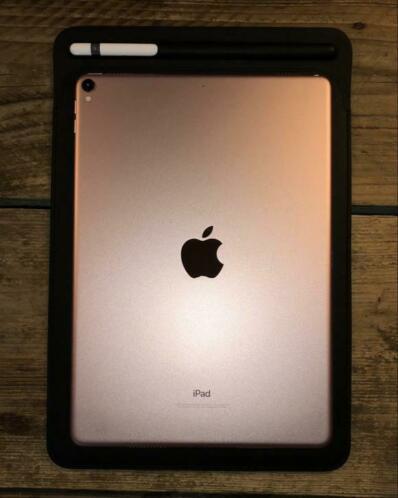 Apple iPad Pro 10.5 64GB Ros Goud  Pencil en lederen hoes