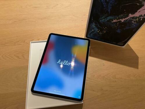 Apple iPad Pro 11quot (2018) WiFi 256GB Zilver incl Smart Folio