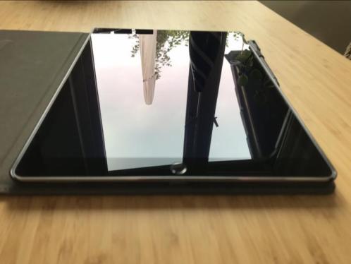 Apple iPad Pro 12,9 128GB Wi-Fi spacegrey  case  pen